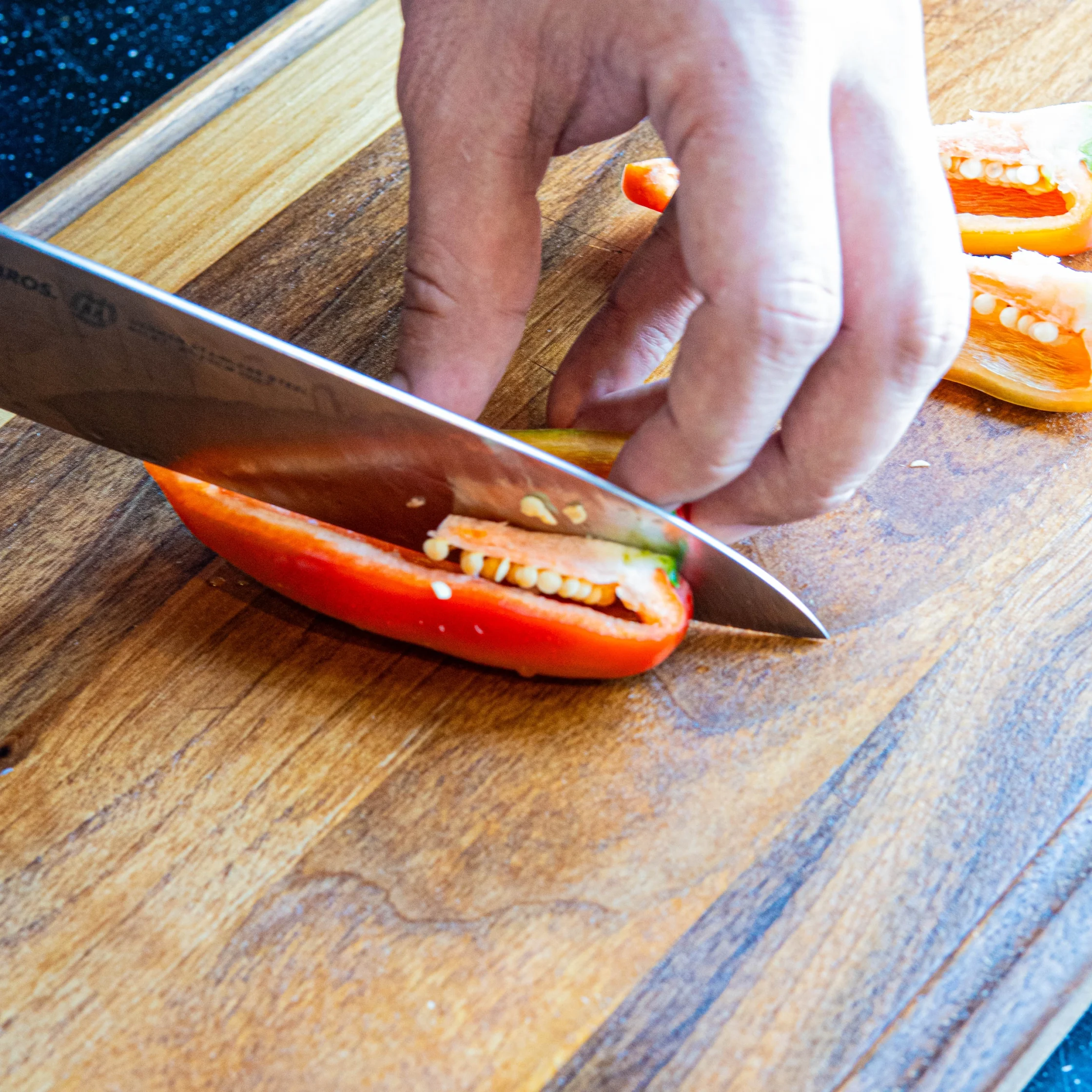 slicing bell peppers