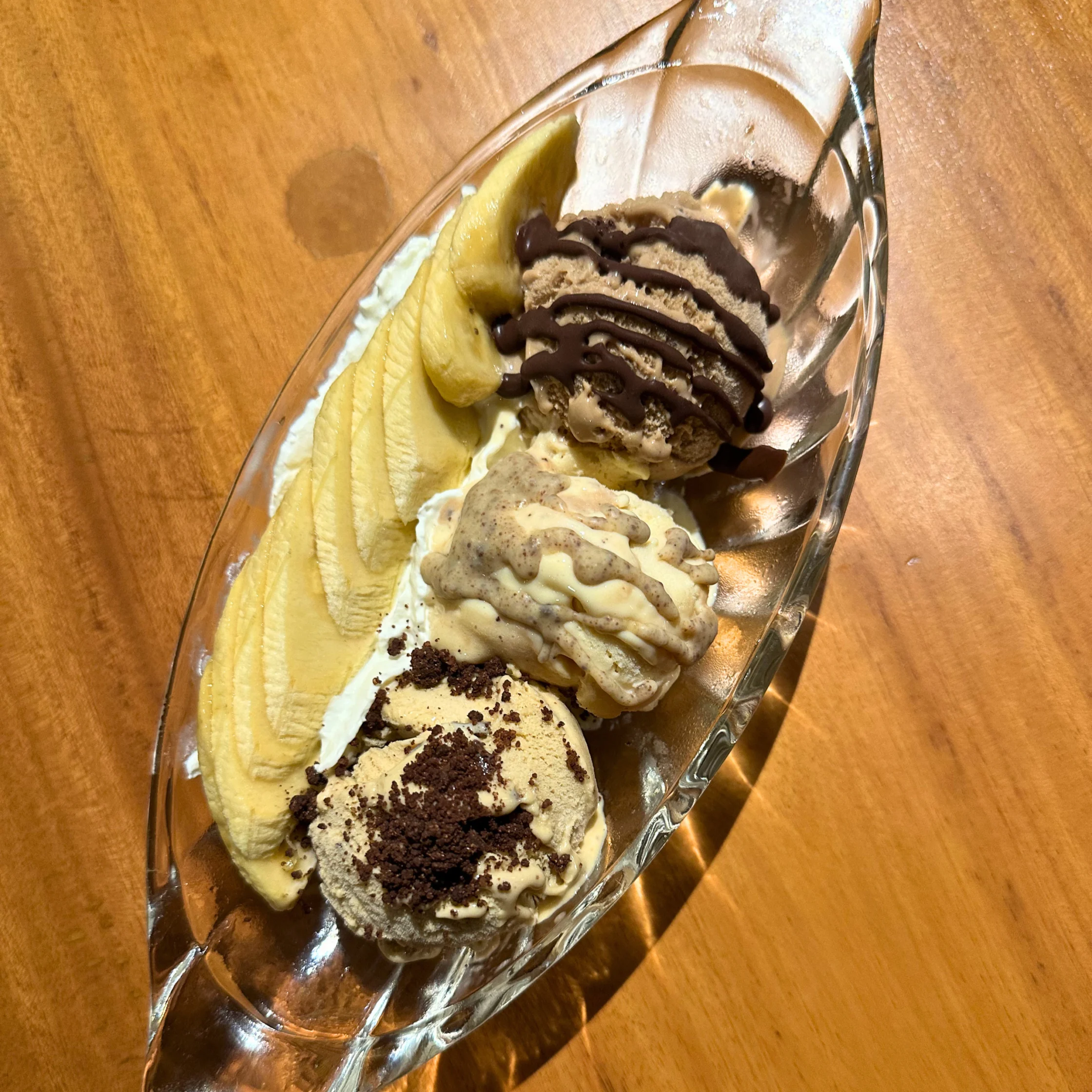 papakape legazpi new branch banana split frozen leche flan