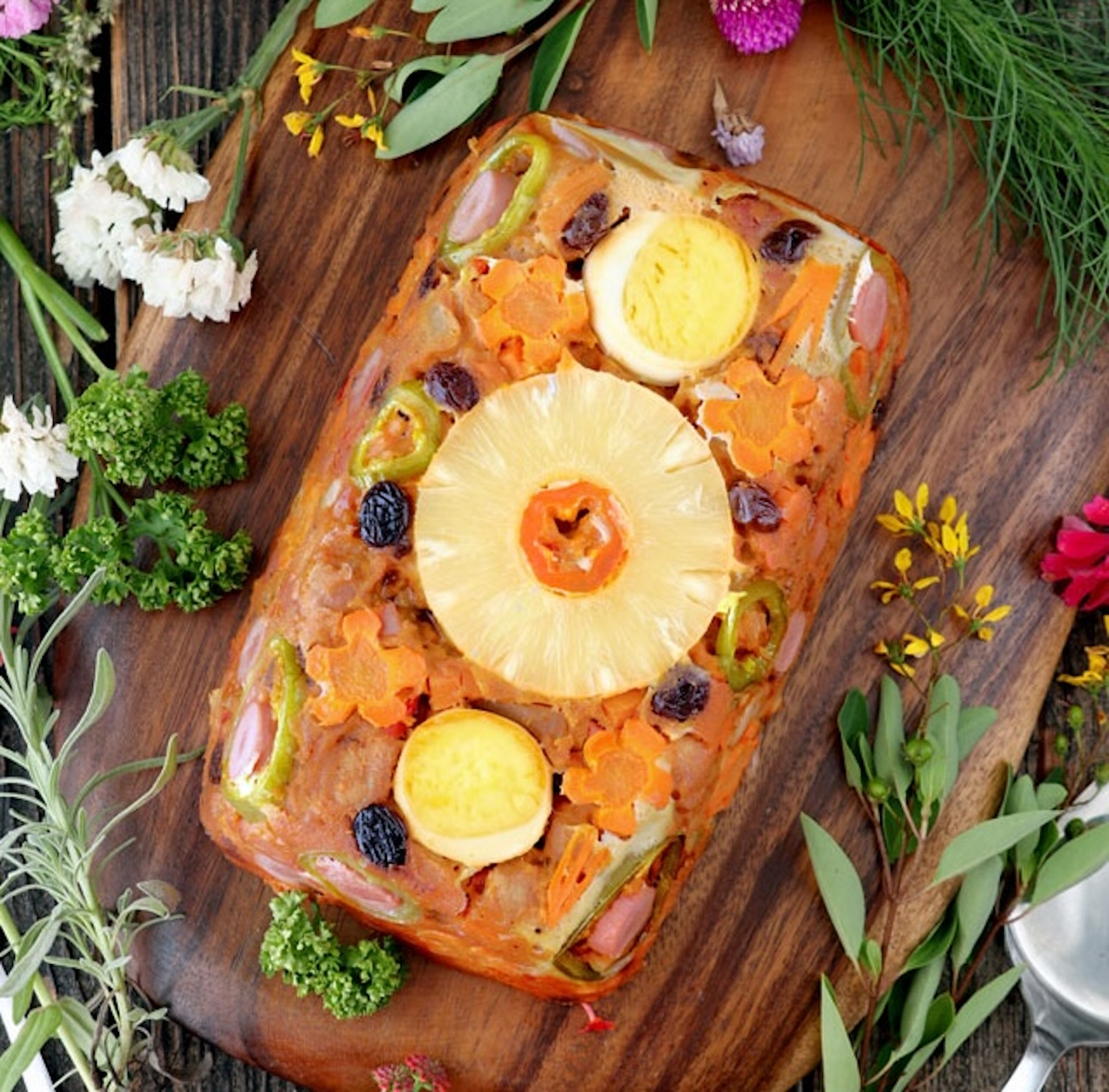 hardinera meatloaf on top of a wood platter