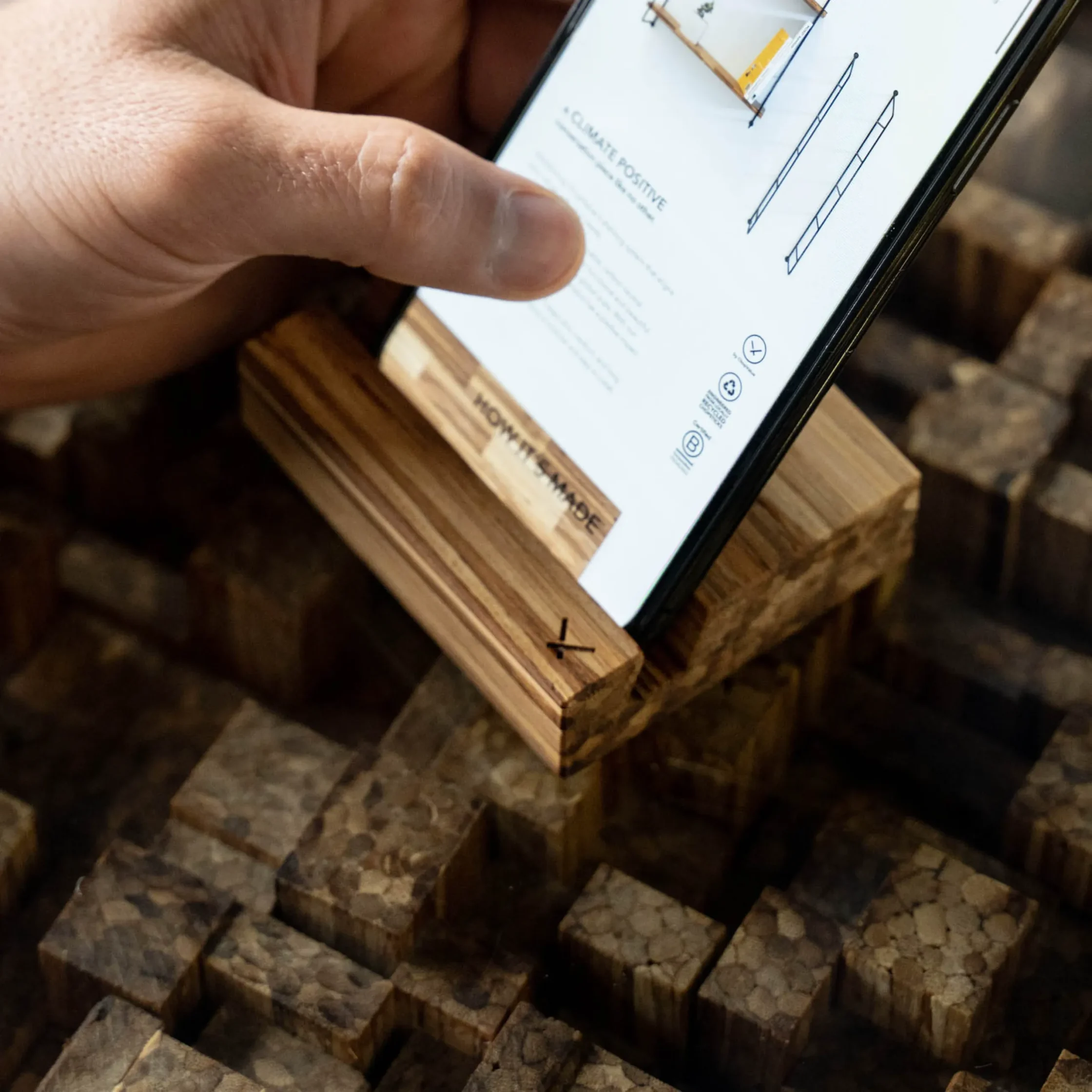 chop value product phone stand