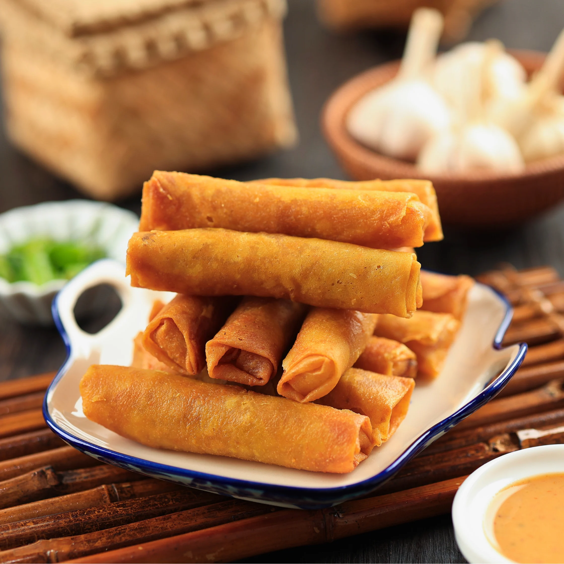 golden cripsy lumpia filipino egg roll fried yummy crispy