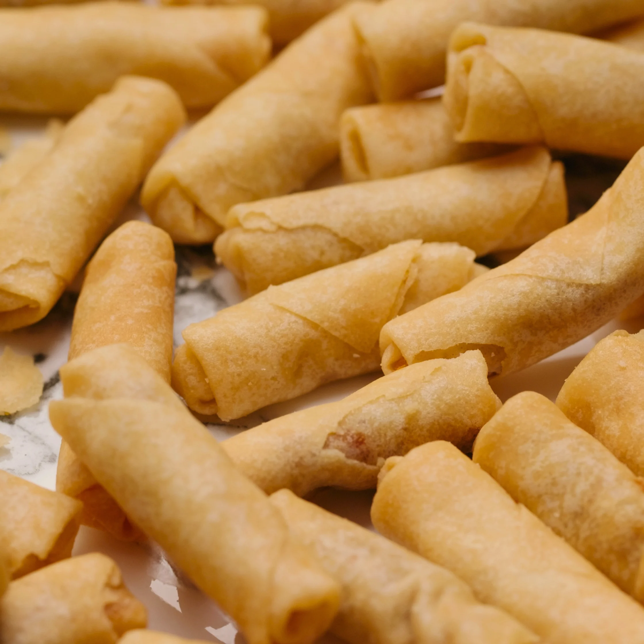 golden cripsy lumpia filipino egg roll fried yummy crispy