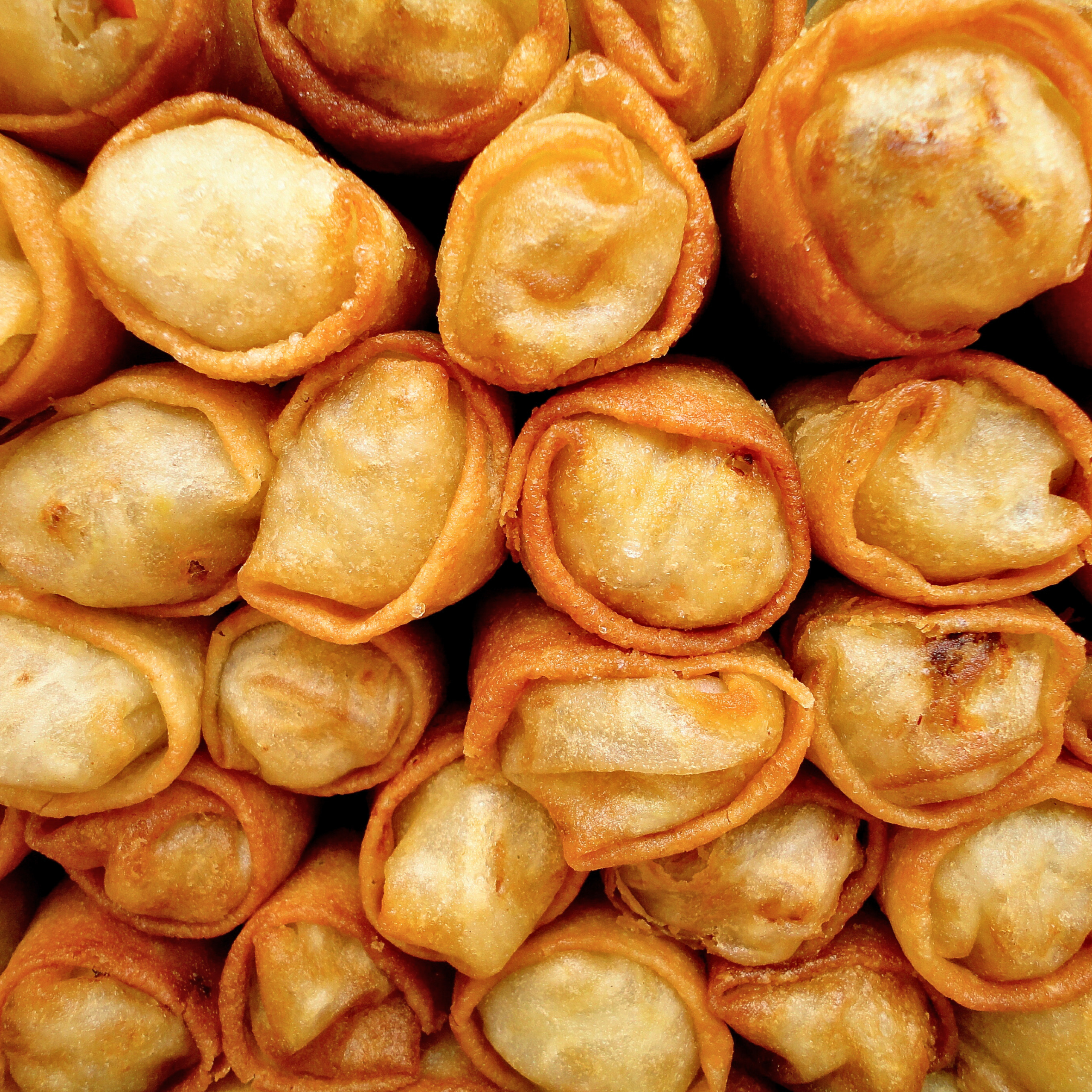 golden cripsy lumpia filipino egg roll fried yummy crispy