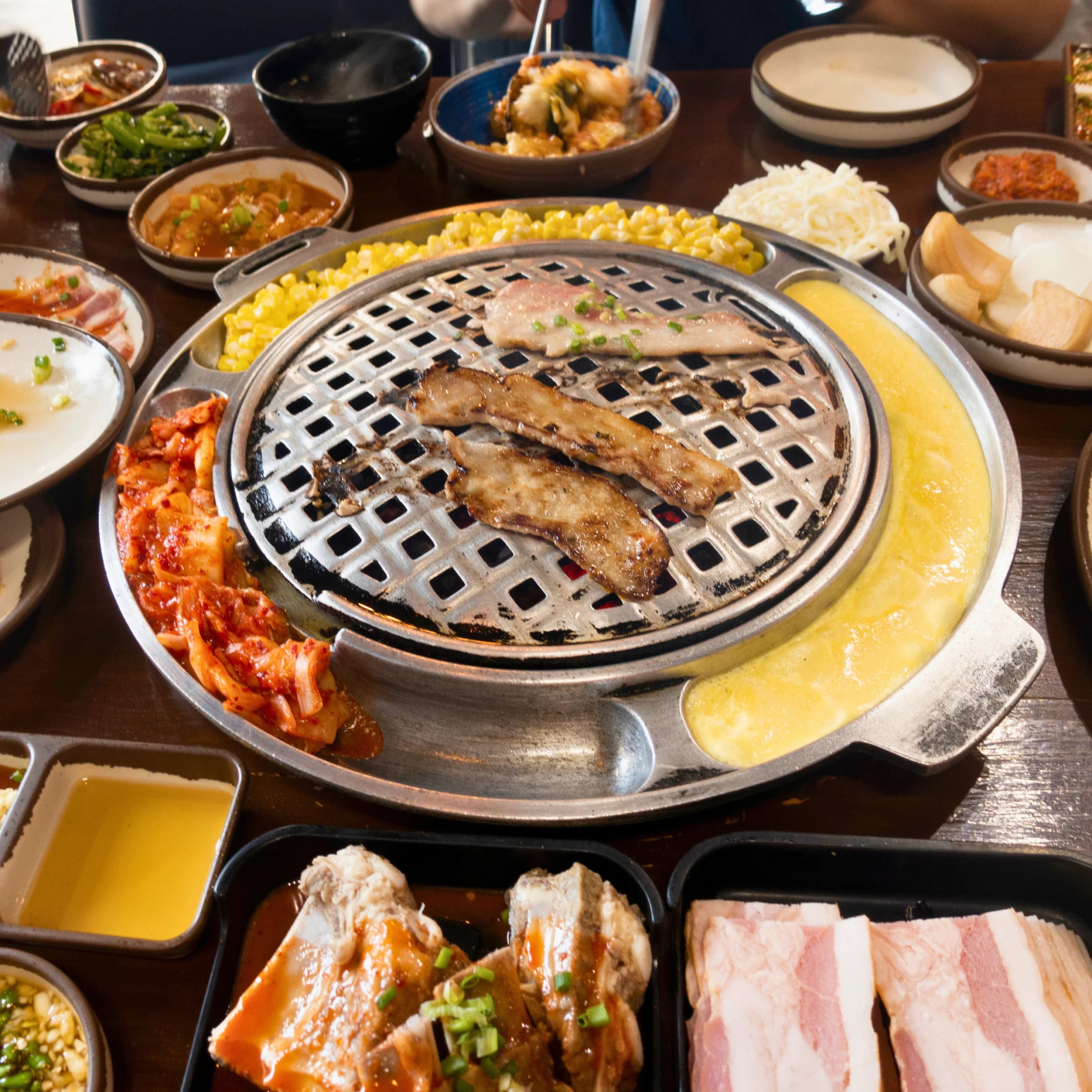 korean bbq korean barbecue samgyupsal meat with sides girlled