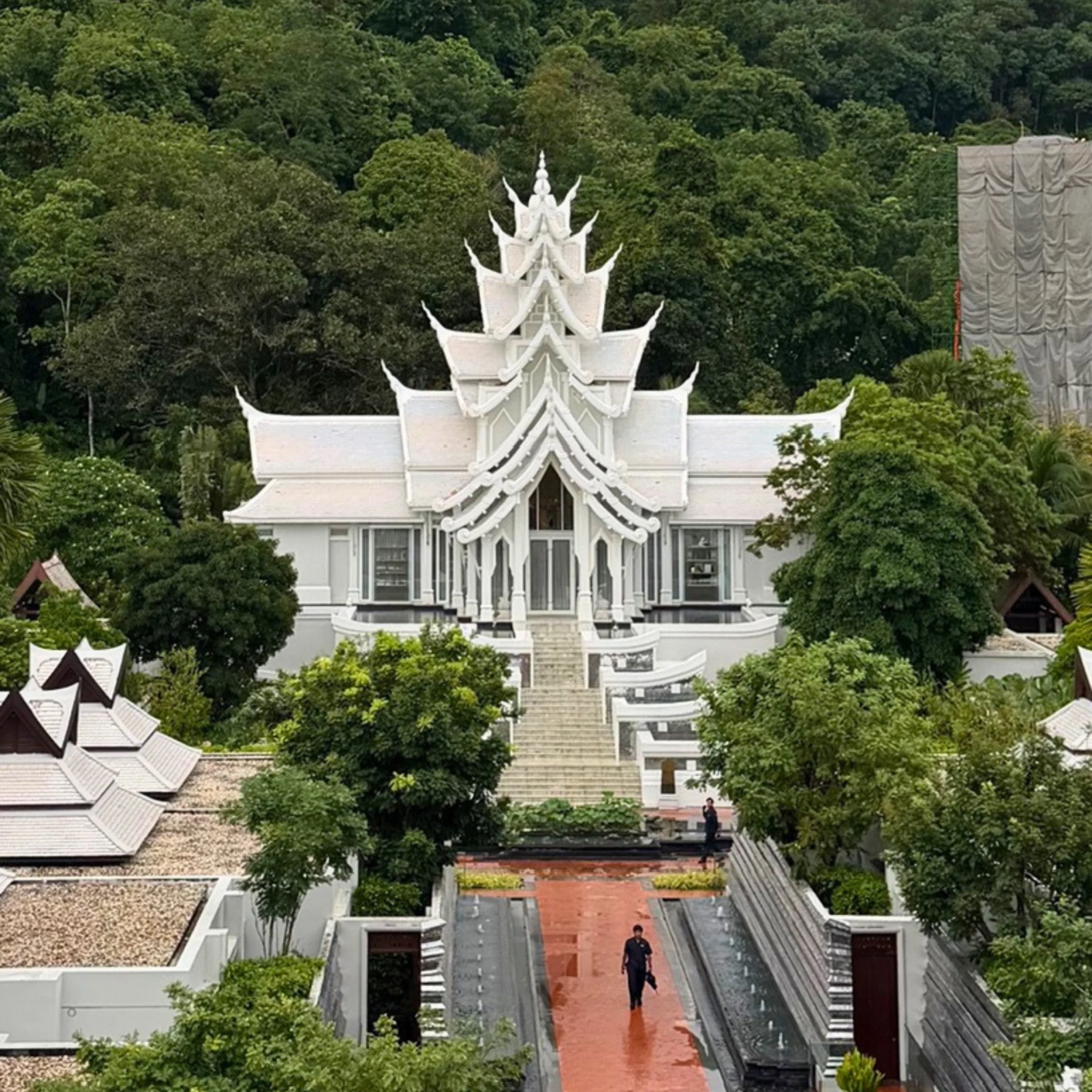 where to eat in phuket hom