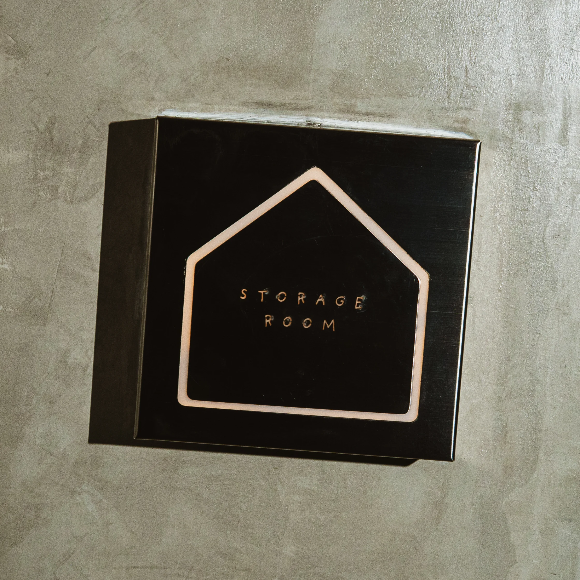 STORAGE ROOM BAR IN POBLACION LOGO