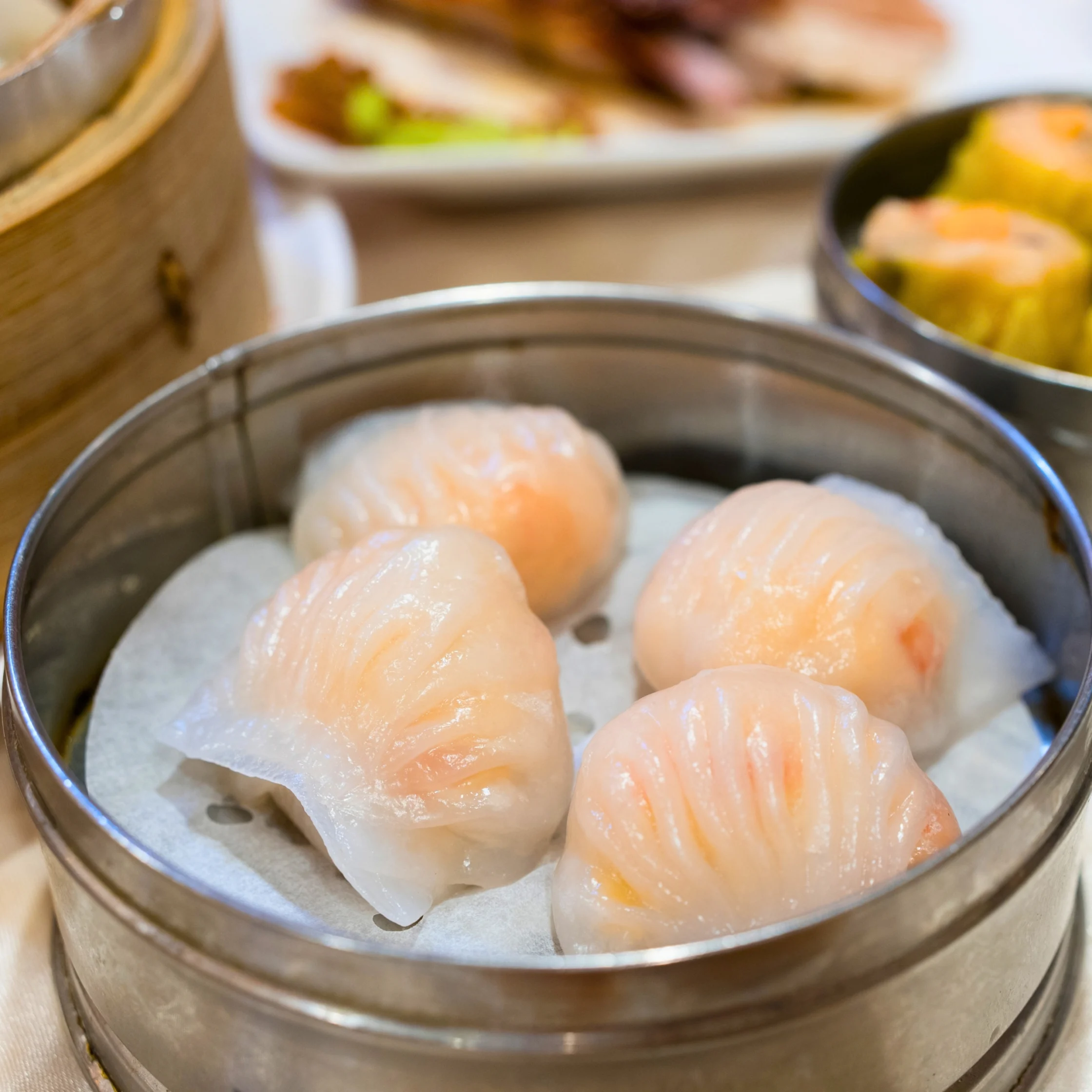 har gaw chinese dumpling with translucent wrapper and shrimp isnide