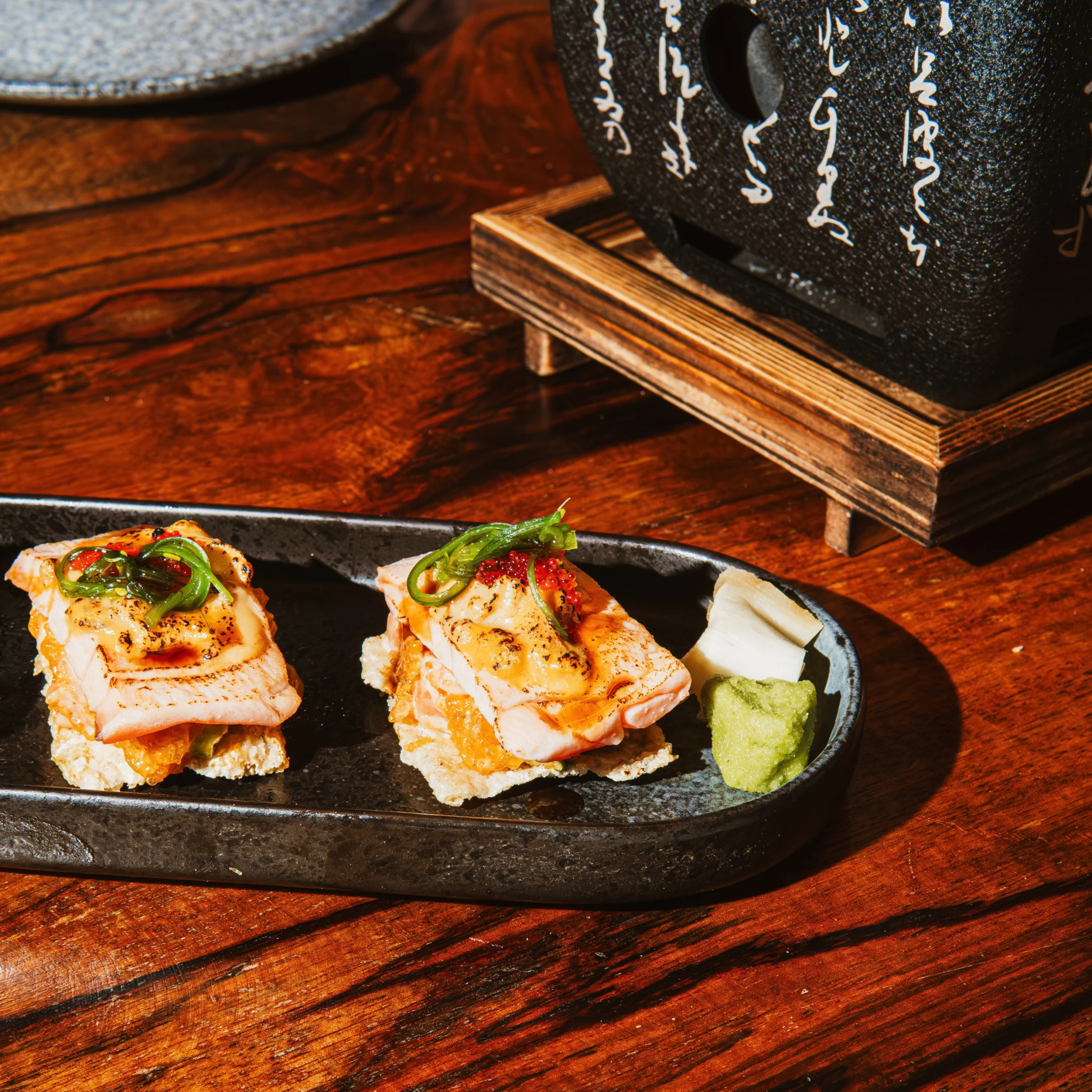 salmon uni crunch aburi ginza